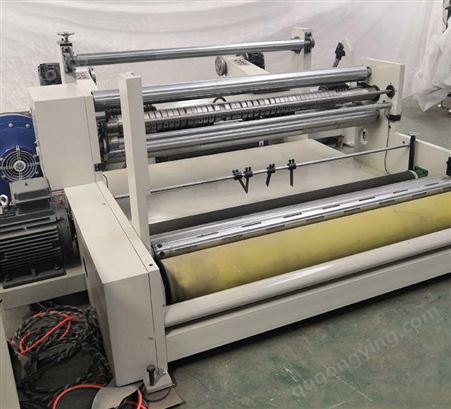 济南成东机械 表面卷分切复卷机ZFJ-1600/1800 放纸架采用液压无轴退纸，上纸方便