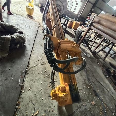 山西忻州矿山开采挖机带钻孔机 气动挖改钻机 使用视频图欧力特