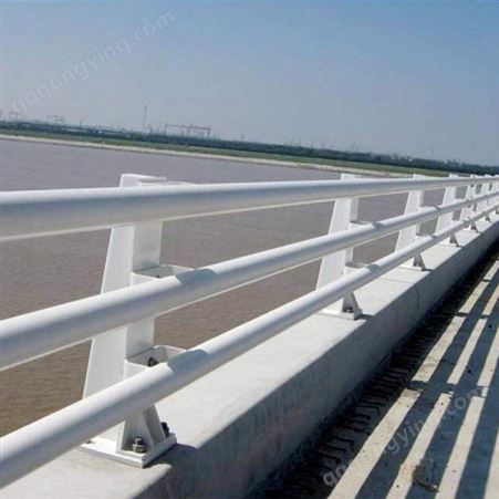 定制桥梁防撞护栏 金属护栏 新型桥梁护栏