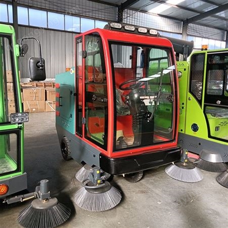 封闭式扫地车 驾驶简单电动扫地机 小型扫地机