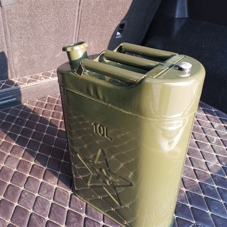 汽油桶10升扁桶0.5毫米放气阀铁盖军绿色汽油桶柴油箱移动便携式油箱